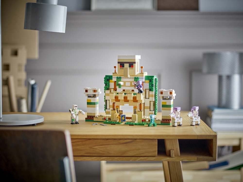 LEGO Minecraft - Jerngolemens borg 9+