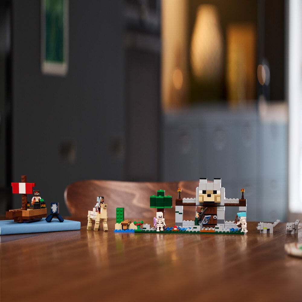 LEGO Minecraft - På tokt med sjørøverskip 8+