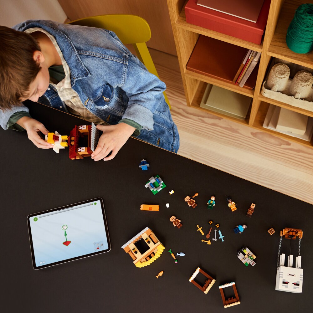 LEGO Minecraft - Landsbyangrep med Geist-ballong 10+