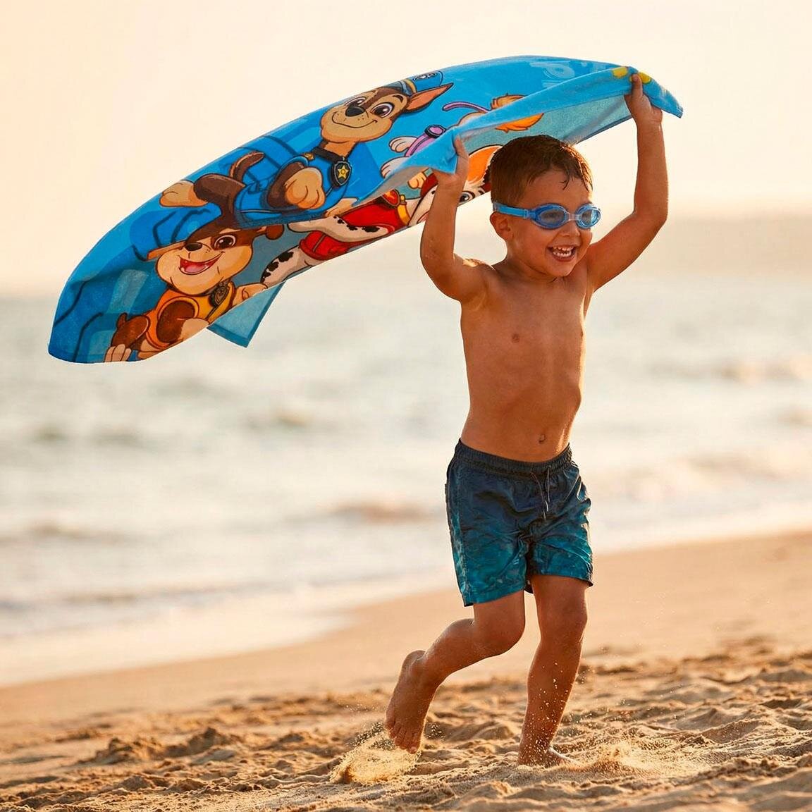 Paw Patrol sett med badehåndkle og svømmebriller