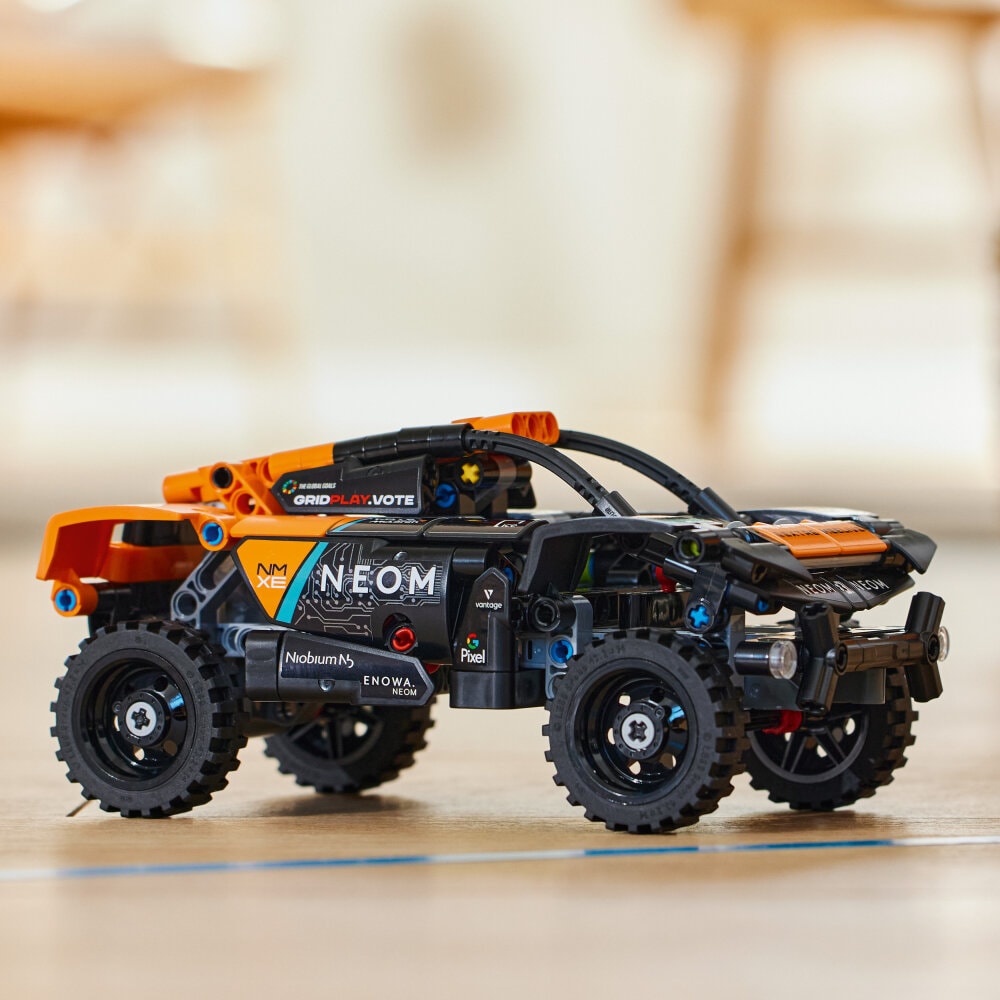 LEGO Technic - NEOM McLaren Extreme E Race Car 7+