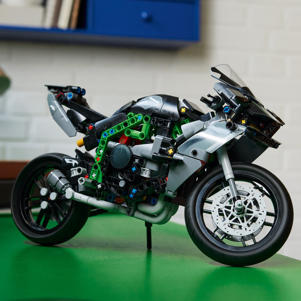 LEGO Technic - Kawasaki Ninja H2R-motorsykkel 10+