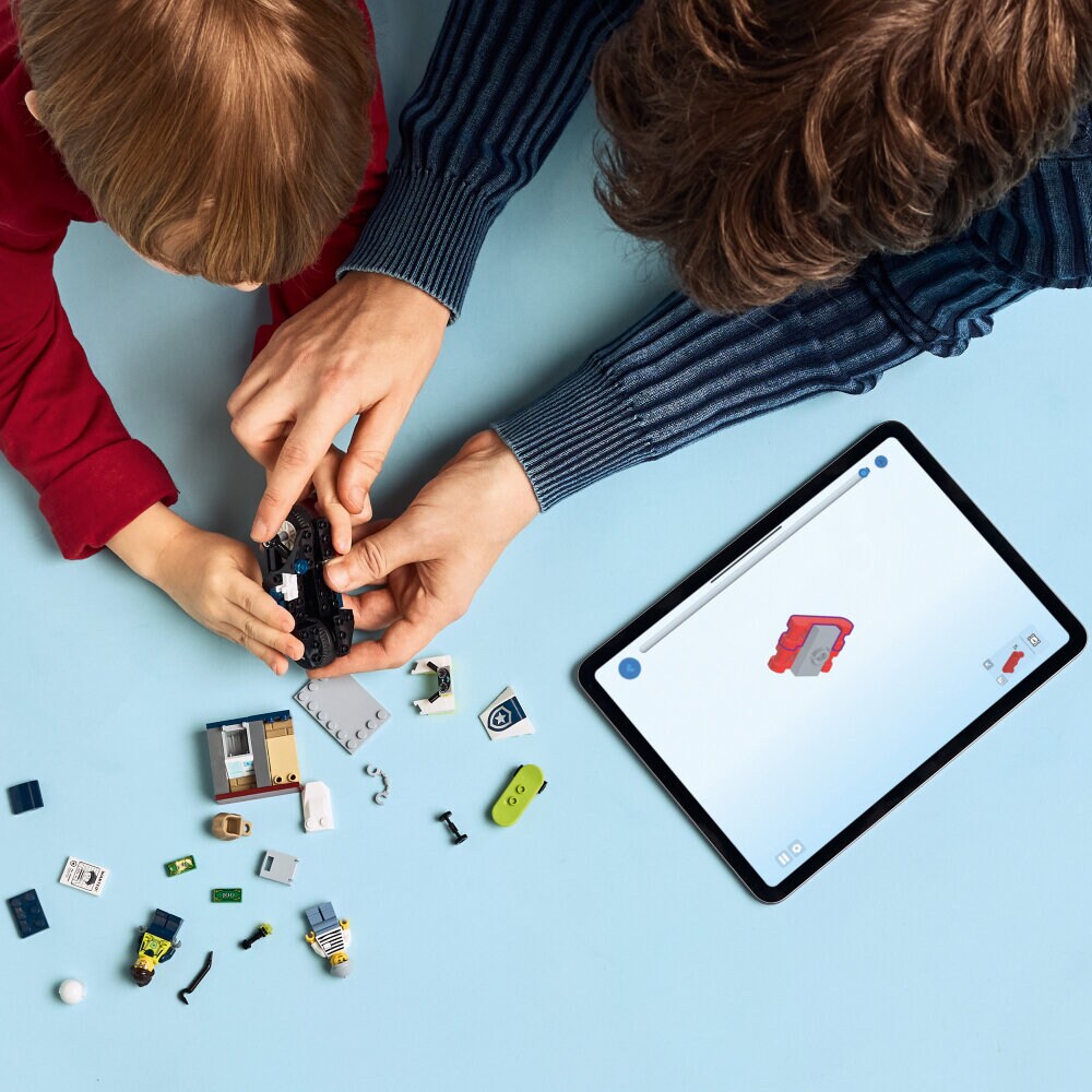 LEGO City - Skurkejakt med motorsykkelpolitiet 4+