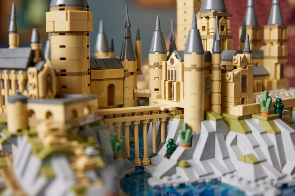 LEGO Harry Potter - Galtvortborgen med hageanlegg 18+