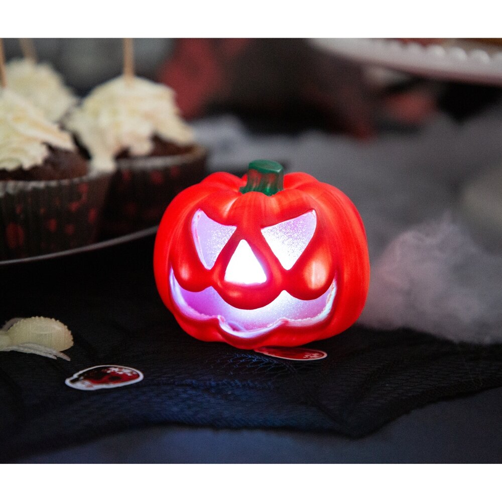 Lysende Halloween-gresskar med fargeskiftende lys