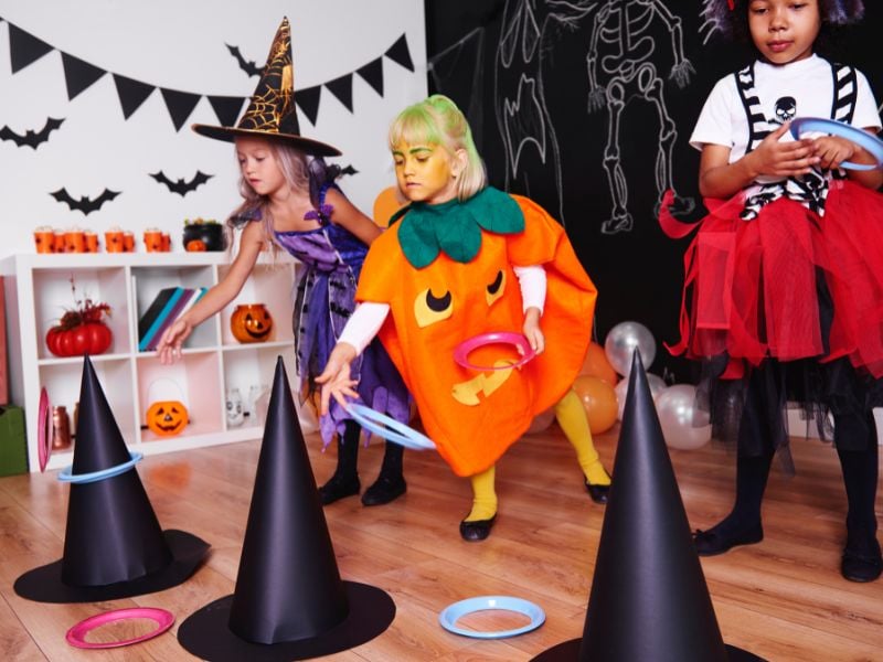 13 morsomme leker og aktiviteter til Halloween-bursdagen