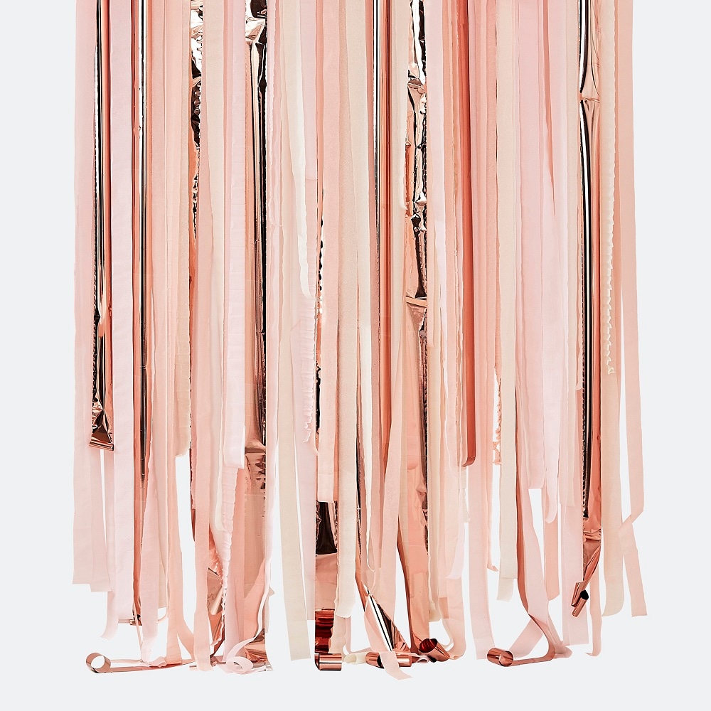 Backdrop frynsegardin i rosegullfolie/rosa
