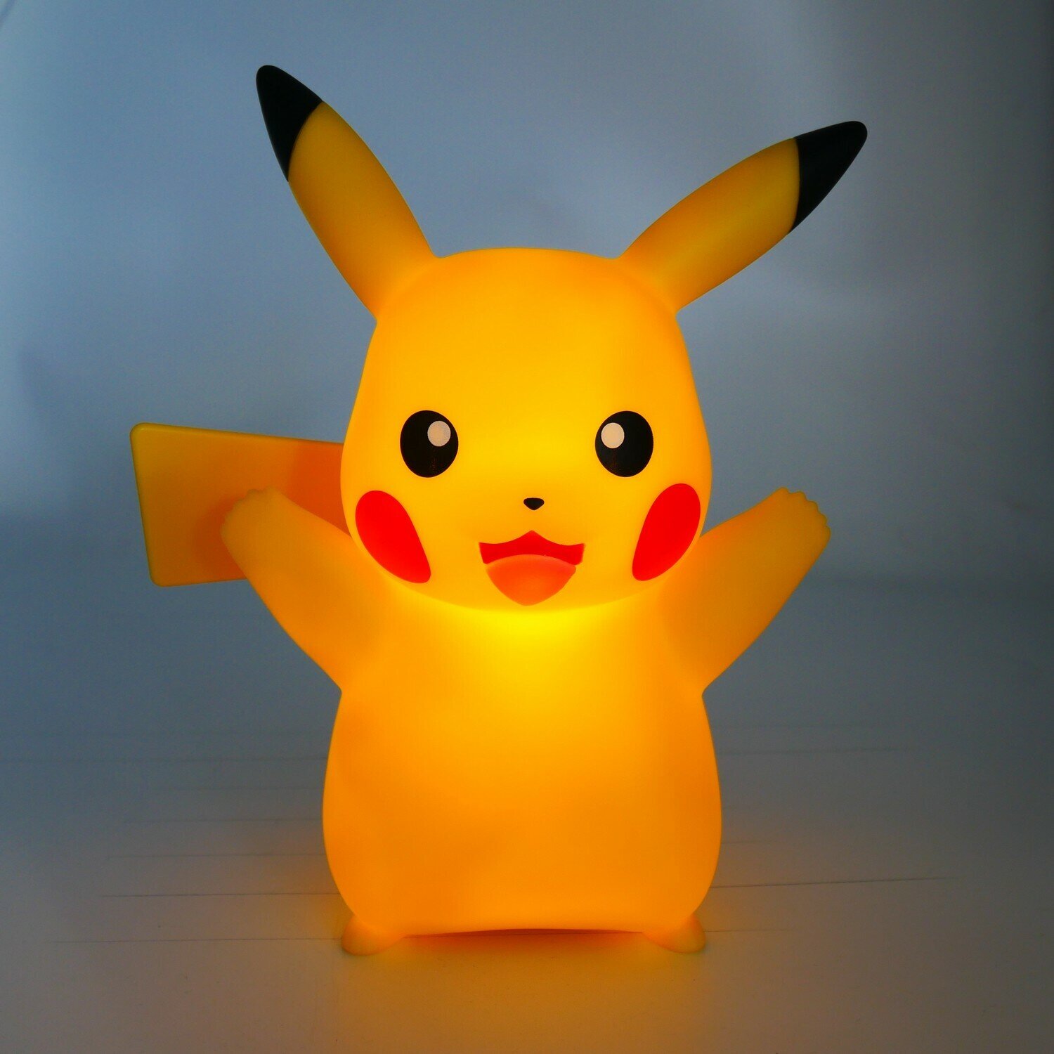 Pokémon - Lampe Happy Pikachu 25 cm