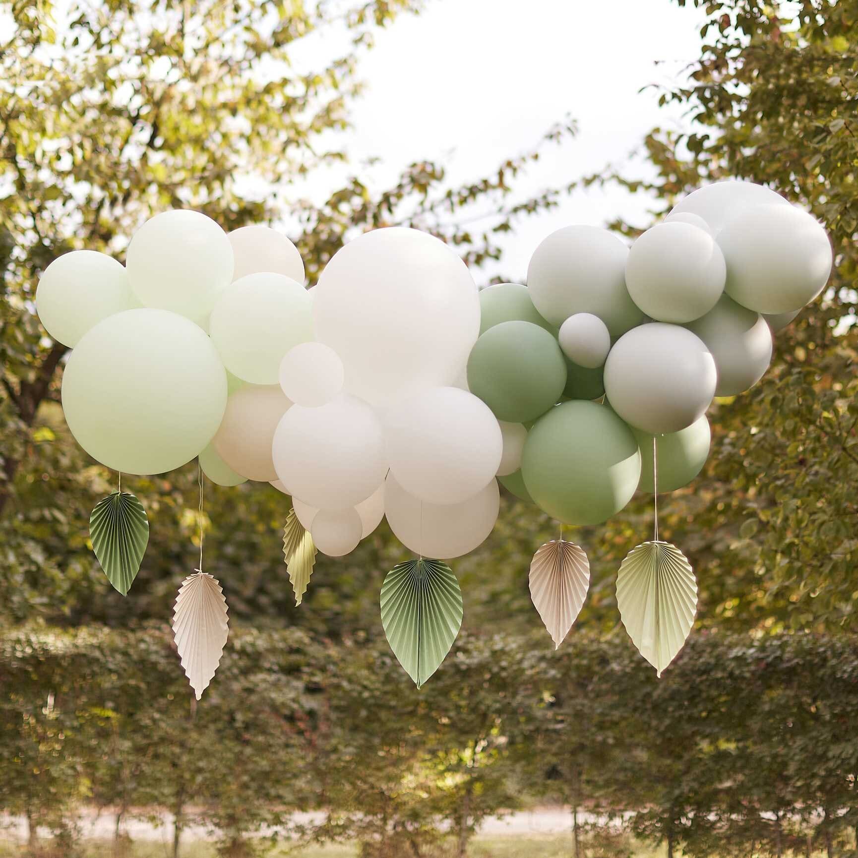 DIY Ballonggirlander - Grønn/Hvit med palmeblader